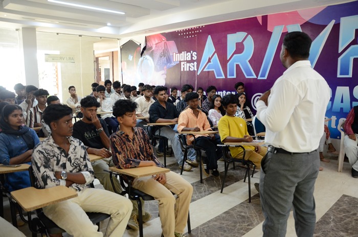 AJK College's Guest Lecture Inspires Future Business Leaders2